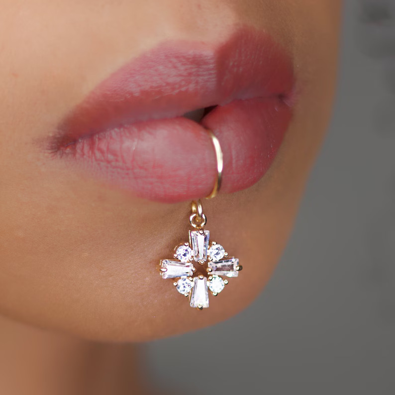 Luxury Gold Color Flower Shape - Body Jewelry Earrings ulasan dan harga